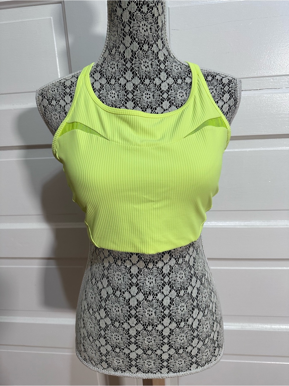 Lululemon Ribbed-Mesh High-Neck Bra Medium Support Size 14 Highlight Yellow $68
